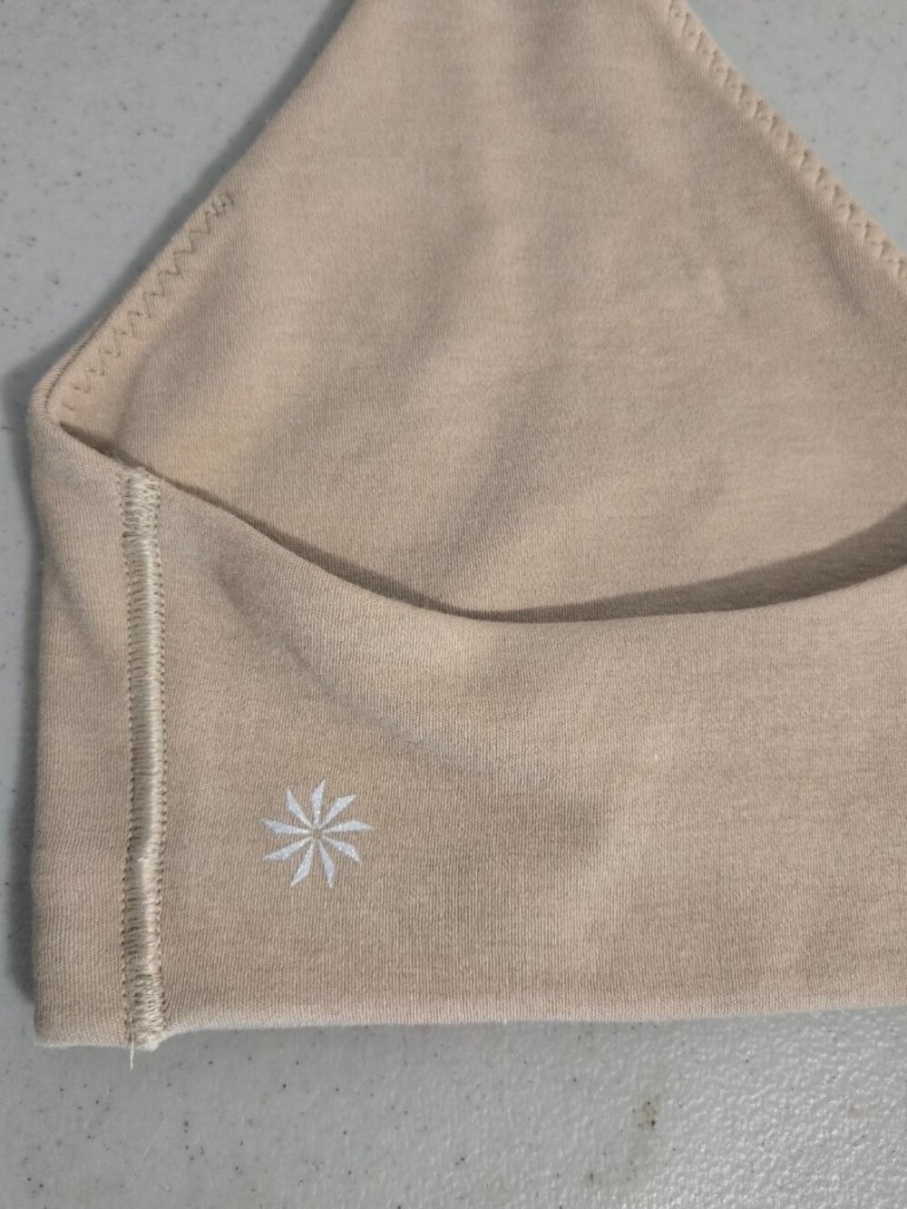 Athleta Medium V-Neck Racerback Sports Bra A-C Ecru Beige Yoga Workout Wireless - Picture 3 of 5